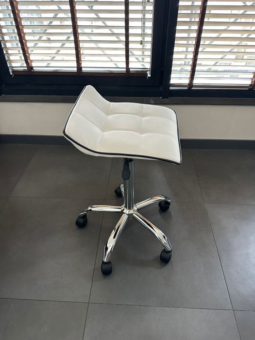 Висок стол на колелца Париж + 24м гаранция