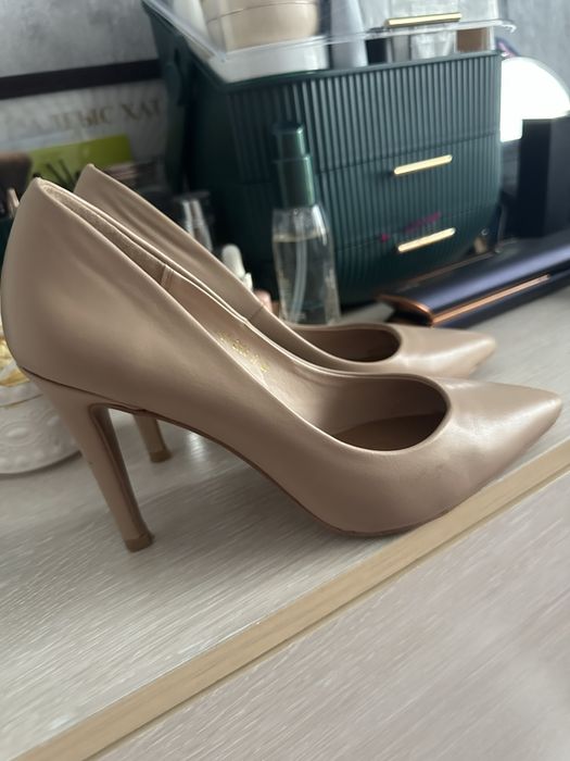 Продам туфли лодочки 37 размера