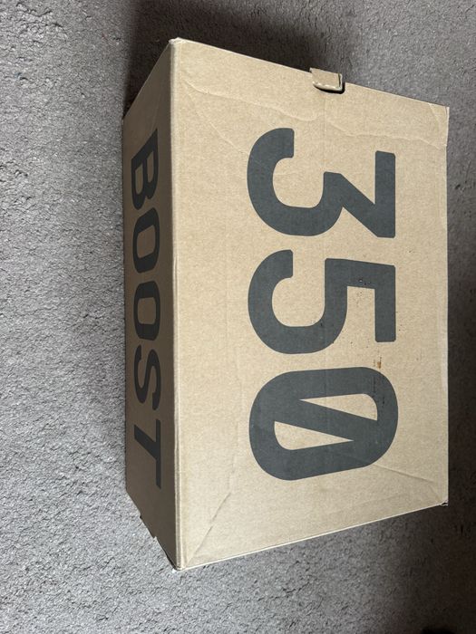 Adidas Yeezy Boost 350 V2 Bred