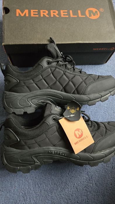 Продам MERRELL кроссовки