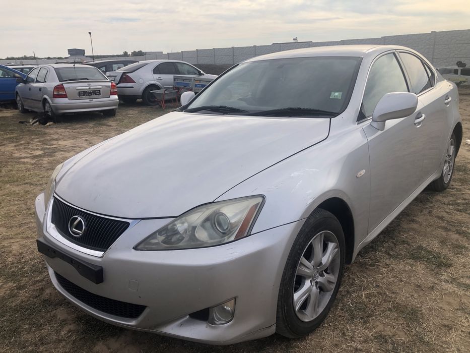 Dezmembrez lexus is 2.2