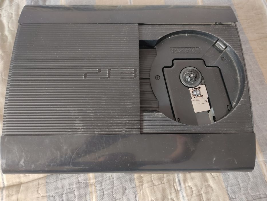 Продаю  PlayStation 4 и PlayStation 3