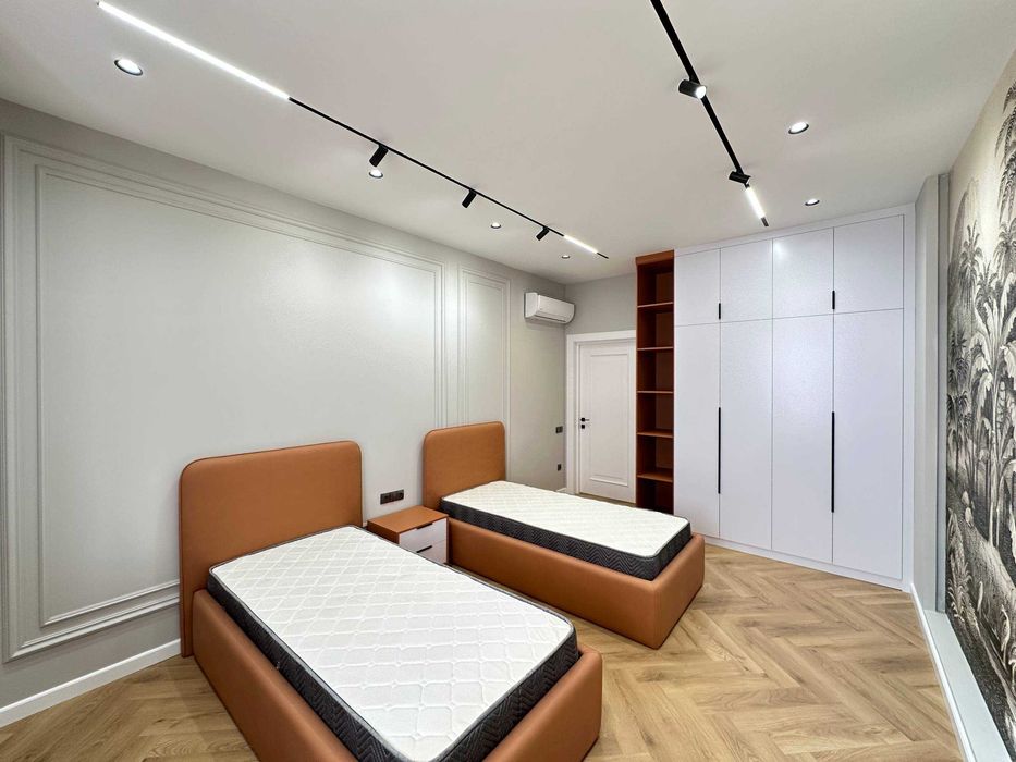 Срочно...Сергели 5 3хона 10-11-этаж 145квадрат метро ёнида