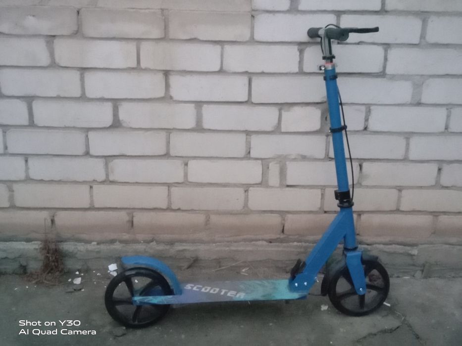 Продается самокат для 9-12 лет