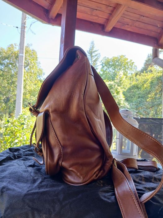 Дамскa раница от естествена кожа премиум изработка