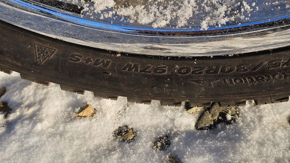 Anvelope Iarna M+S Hankook 275. 30. 20 Dot 2022 ca noi