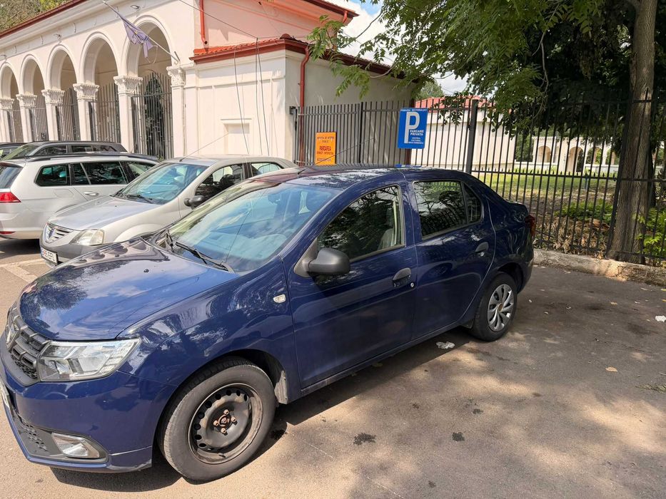 Vând Dacia logan