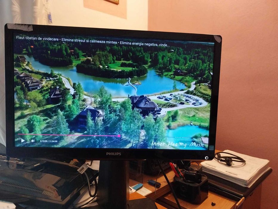 *-Monitoare second LCD  cu  PICIOR  fix  Diferite marci 70 LEI