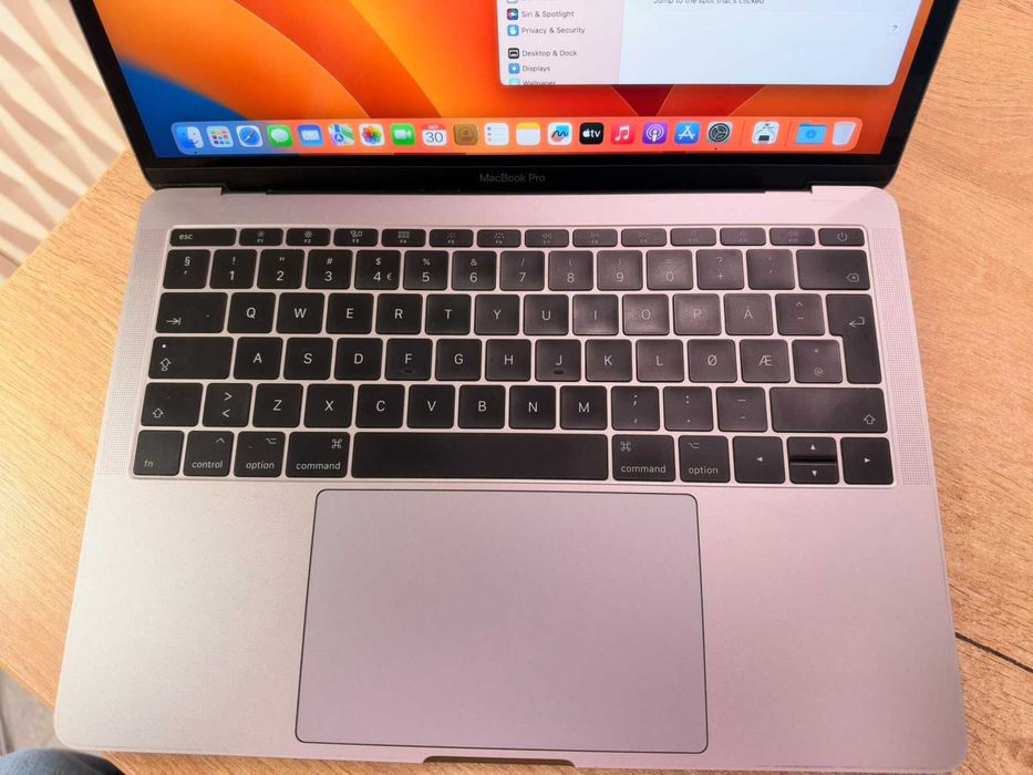 Apple MacBook Pro 13 2017 i5 8GB RAM SSD 256GB – Garanție 24 Luni