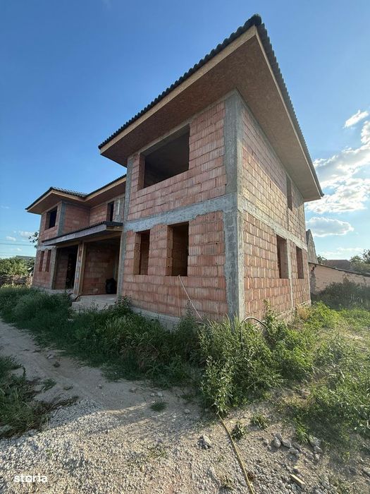 MT253 Duplex la rosu, 4 camere, Sanandrei, la asfalt