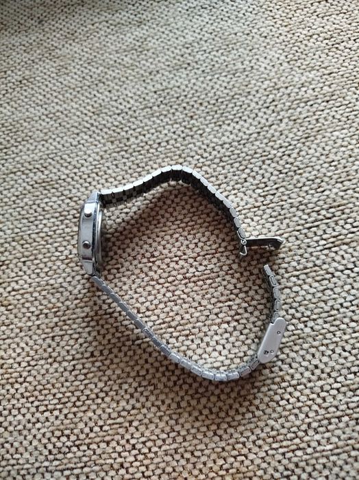 Ceas Casio LA670WA cu alarma cronometru dată Functional