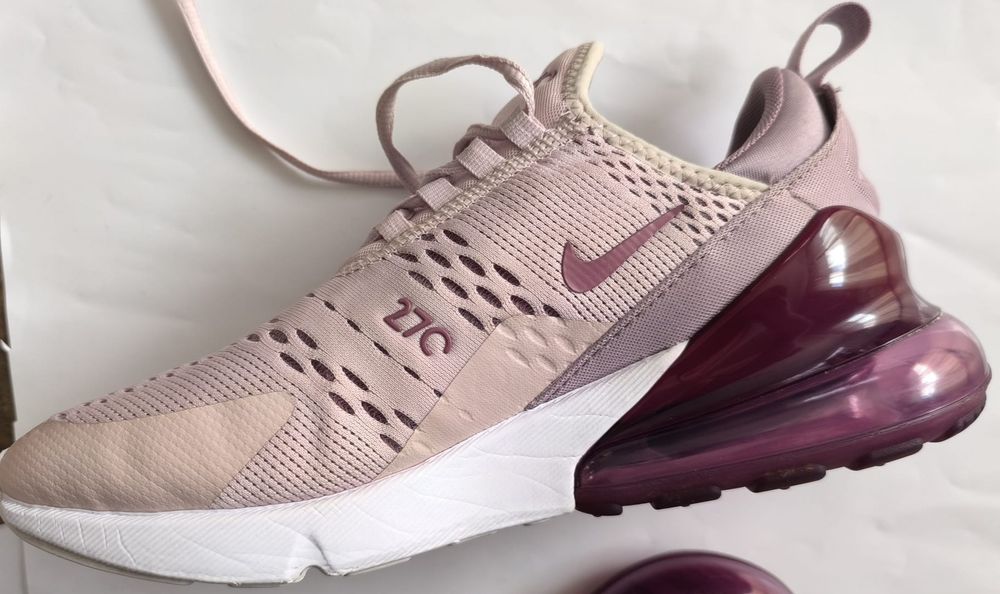 Nike Air Max 270 ca noi marimea 40 ORIGINALI