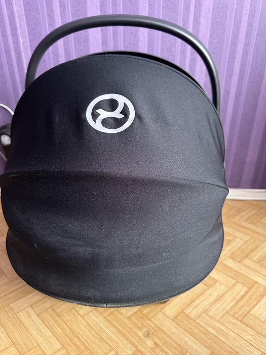 Столче-кошница за кола и количка Cybex aton 5