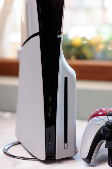 Sony PlayStation 5 PS5 Disc Edition + 2 DualSense + зарядна станция + оригинална кутия