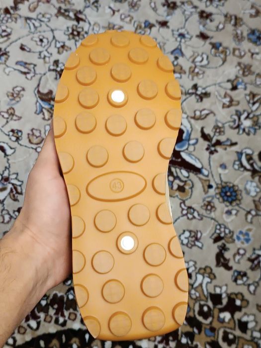 Arzon narxlarda sifatli krossovka sotib olishga ulguring