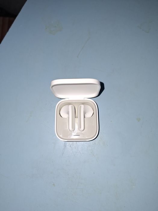Продам наушники Redmi. Срочно.