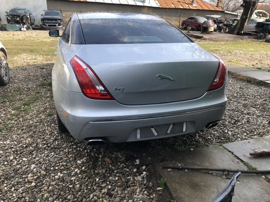 Dezmembrez Jaguar XJ 3.0 d 306dt