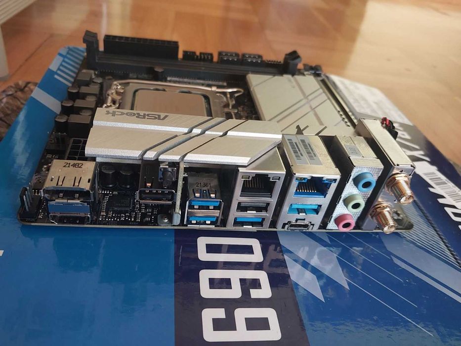 Intel Core i5 13500 + AsRock Z690M-ITX/AX Wi-Fi DDR4