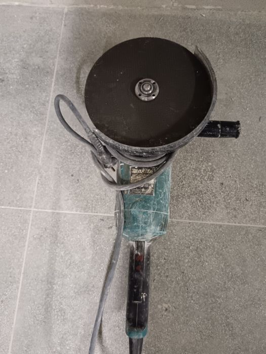 Продам болгарка отличный состояние