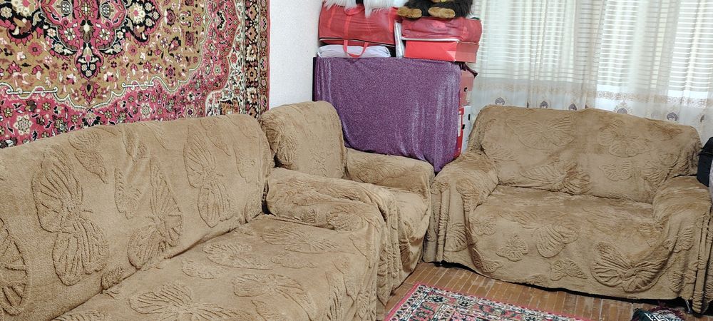 Divan kreslo sotiladi komplekt