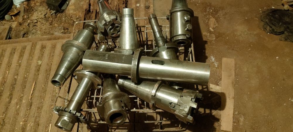 Инструмент фрезы свёрла