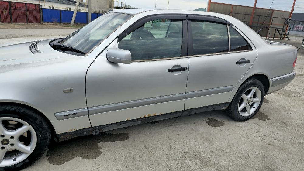 Мерседес Е230 (w210)