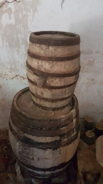 Стари дъбови бурета