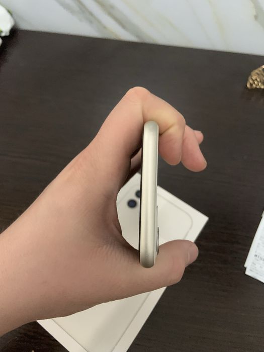Продам айфон 11 идеал с коробкой