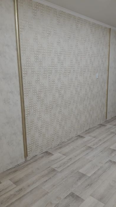 Поклейка обоев, шпаклёвка.