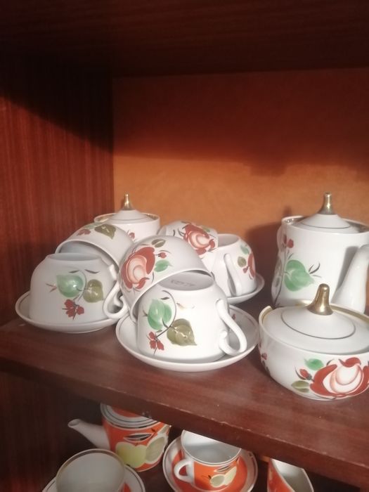 Продам тарелки разные, сервизы СССР