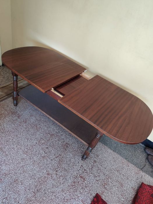 Разтегателна холна маса