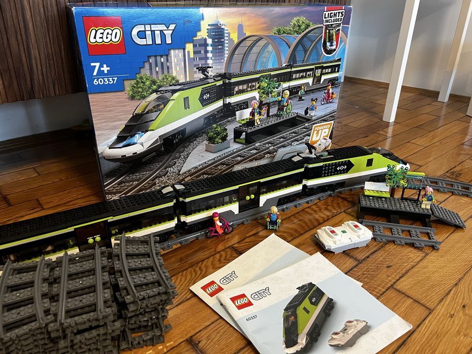 Lego city tren 60337