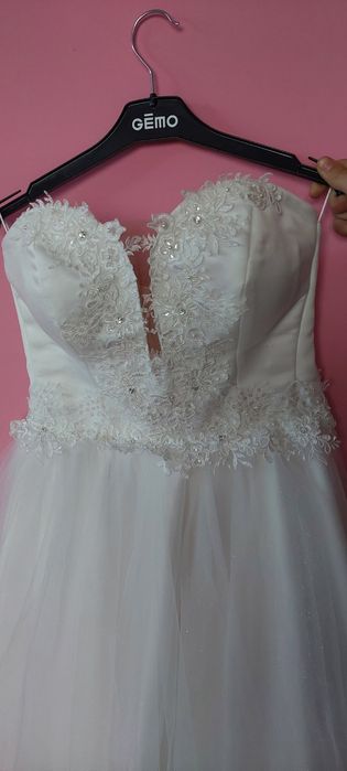 Официална бяла рокля