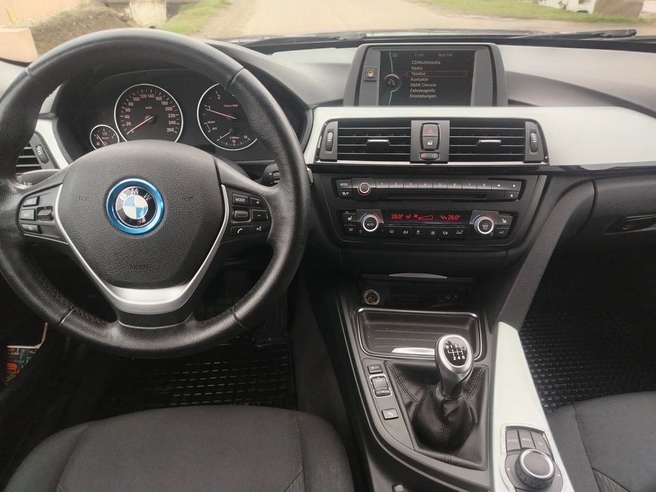BMW 320D 2litri 184Cai an 2012