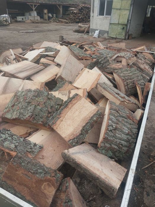 Lemn esențe tari pentru foc