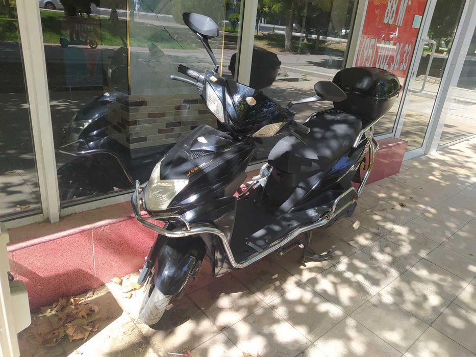 Электроскутер (мопед) 2-х местный