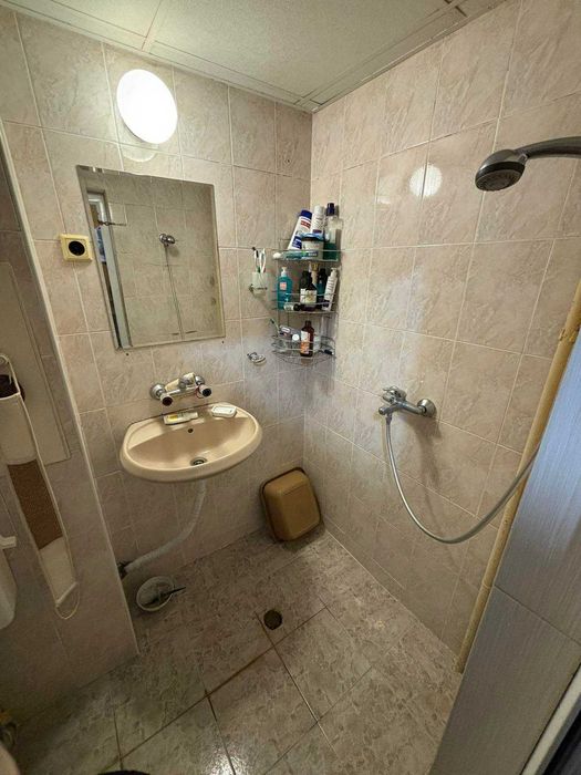 Продава се Двустаен апартамент в Бургас, Център - 60 кв.м за 1834 €/кв.м - Снимка #2