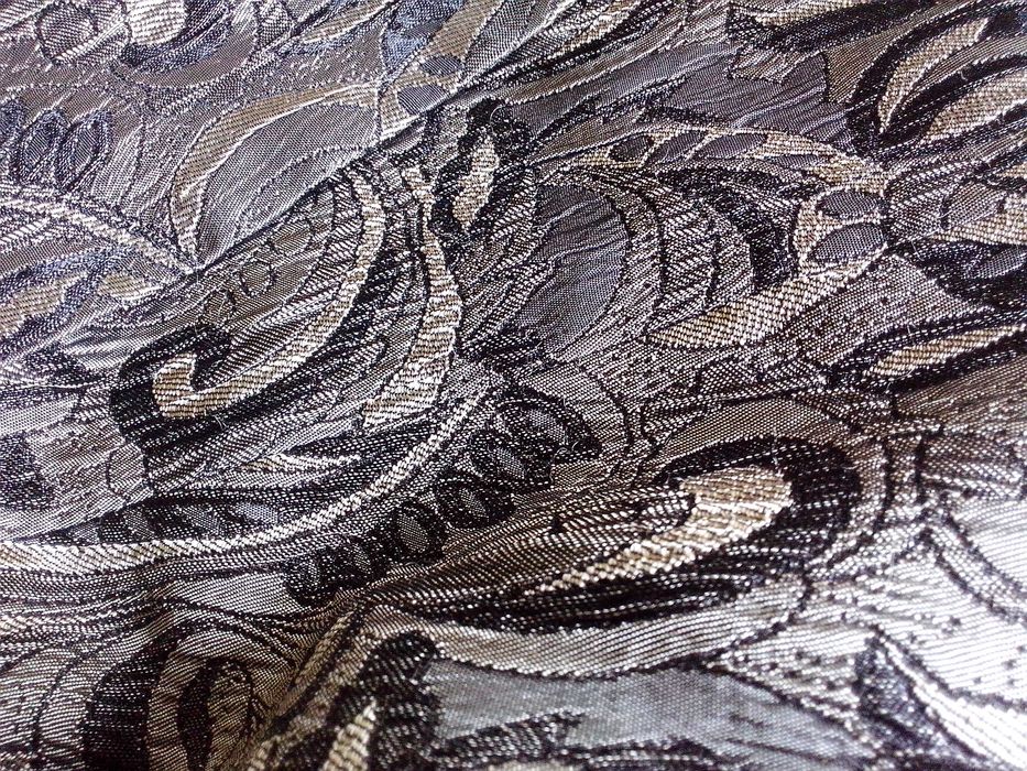 taior,sacou 46/48,elegant,gri satinat,pentru ocazii deosebite