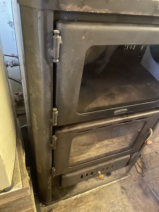 Камина на твърдо гориво Прити