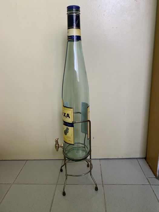 Шишета  със  стойка