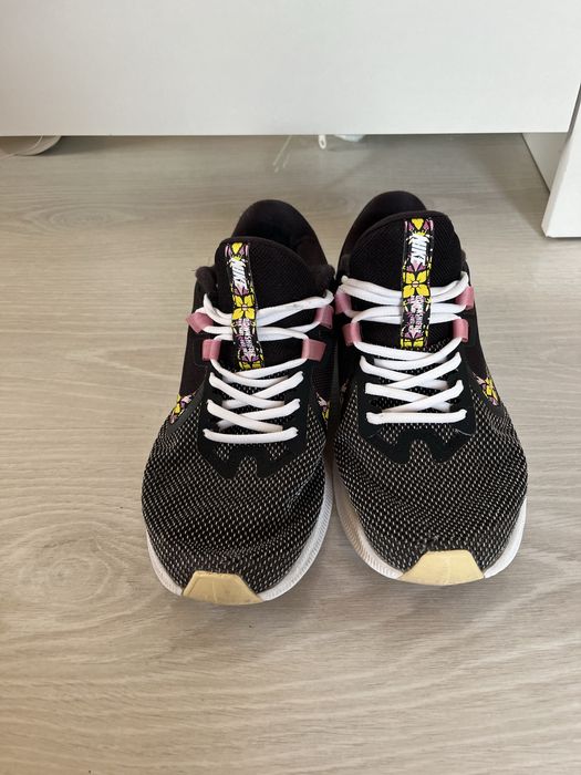 Маратонки Nike , Adidas и Puma