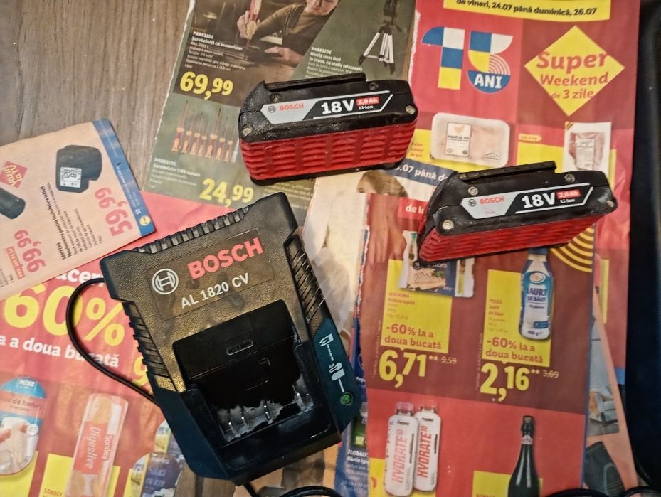 Vând set Bosch baterie 18 V