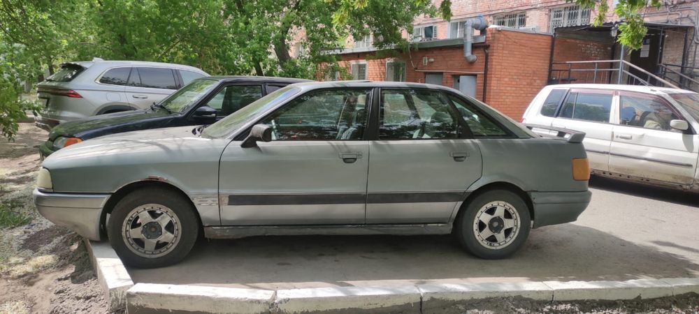 Продам Ауди 80 б3