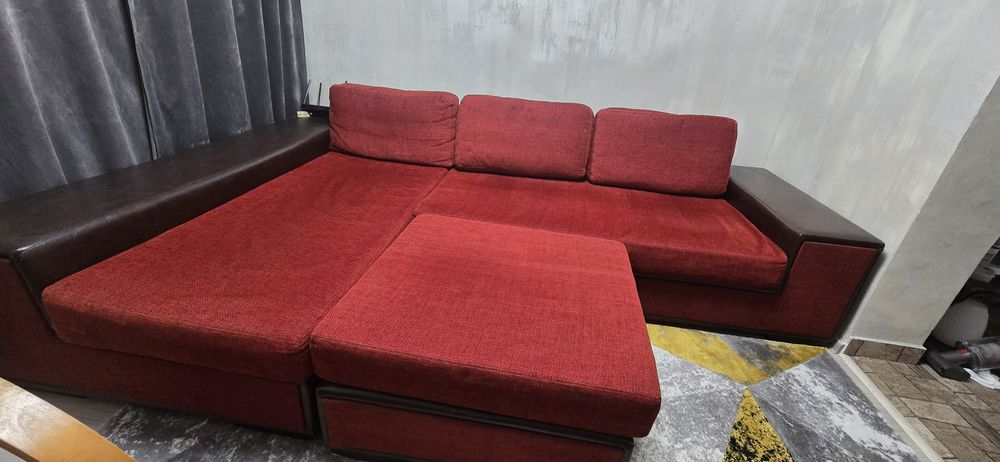 Colțar cu insuliță pe stânga