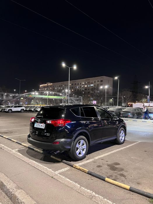 Toyota Rav4 2013 года