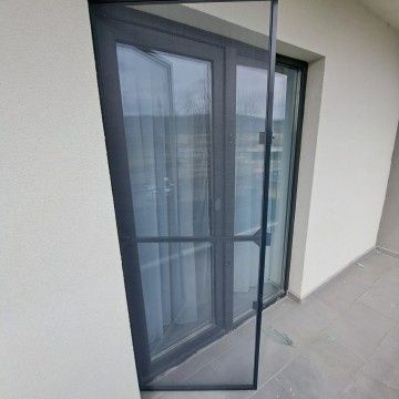 Execut plase insecte(tantari)la comanda