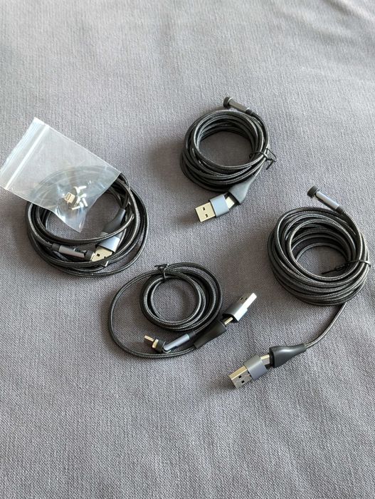 4 cabluri de incarcare magnetice de diferite dimensiuni cu diferite capete