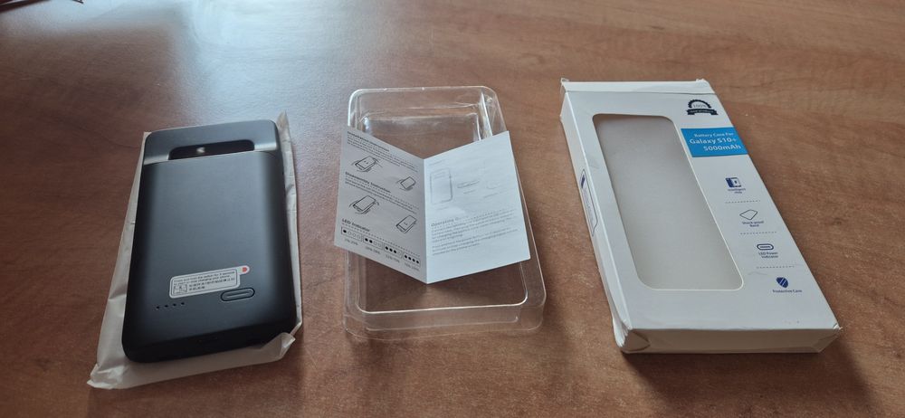 Продавам калъф за Samsung S10+ с вградена батерия 5000 mA - 35 евро