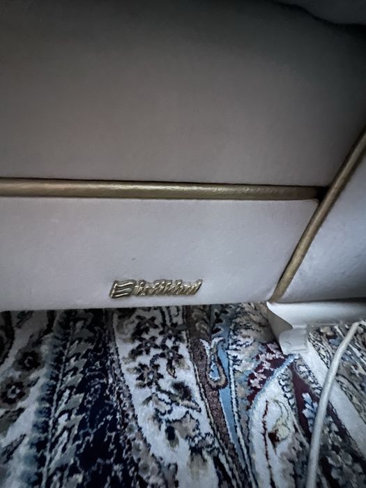 Продаю диван велюровый