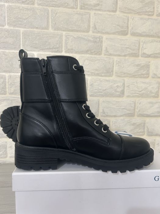 Дамски боти GUESS